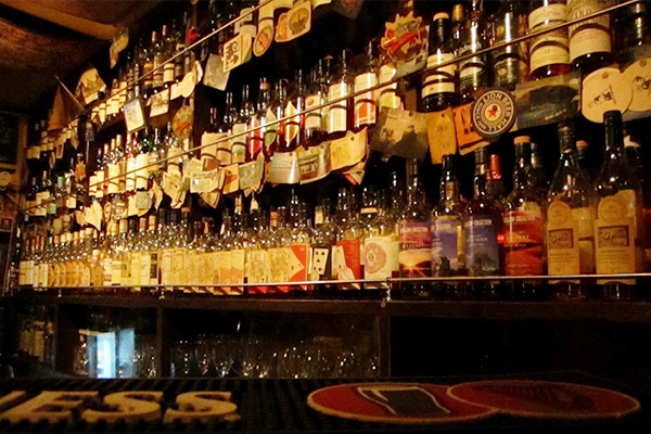 bar