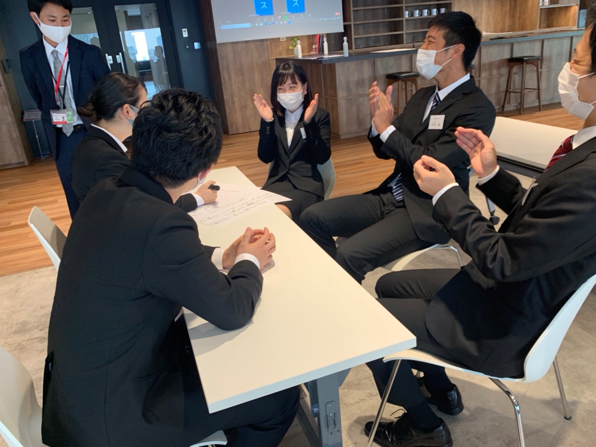 ライクグループ 21卒内定式を実施しました 保育 人材 介護のライク株式会社